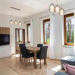 apartamenty-z-basenem.zakopanehotels.org/
